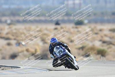 media/Dec-07-2025-CVMA (Sun) [[3e7d2de5dc]]/Race 12- Formula 40 MW and LW/